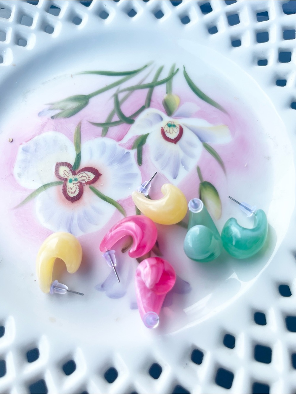 Resin colorful marble like tear drop style earrings set of (3)